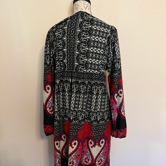 Bila sweater dress in size Large. - Picture 4 of 10